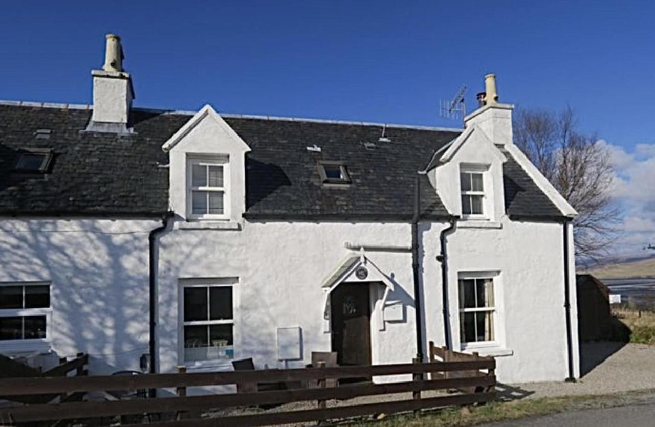 1 Keepers Cottage Skeabost Bridge Isle Of Skye Exterior photo